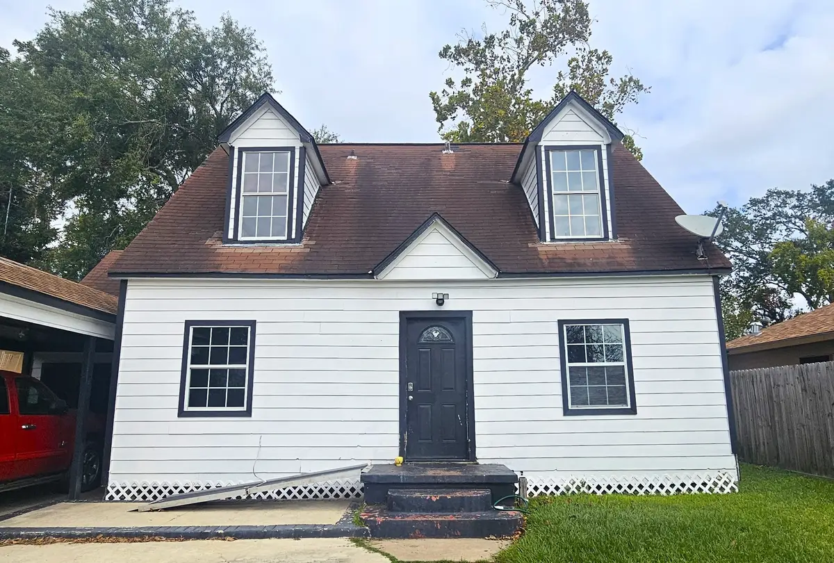 402 W James Street, Baytown, TX 77520 - Image #1