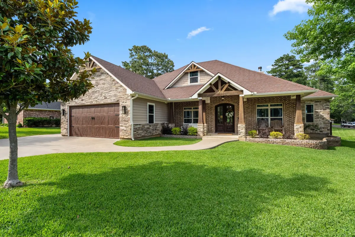 636 W Lake Drive, Livingston, TX 77351 - #1