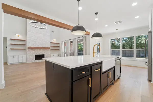 7 Clearbend Place, The Woodlands, TX 77384