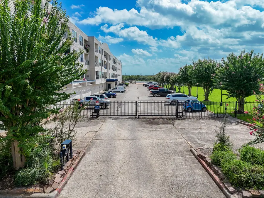 793 Davis Road #105, League City, TX 77573 - #2