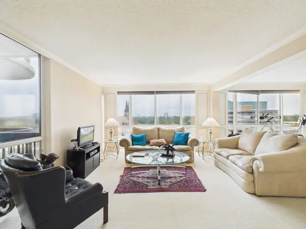 5001 Woodway Drive #1104, Houston, TX 77056