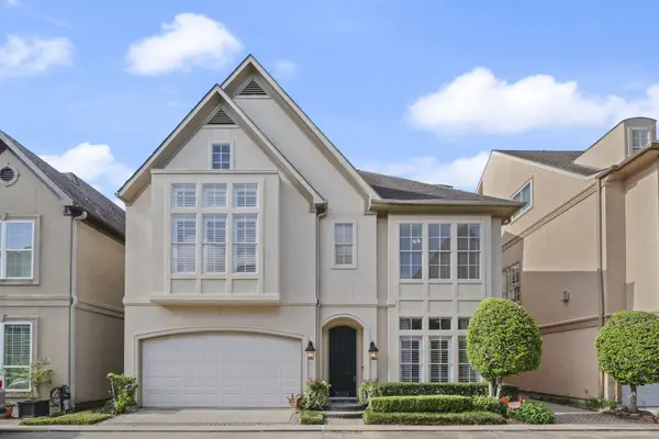 3219 N Pemberton Circle Drive, Houston, TX 77025