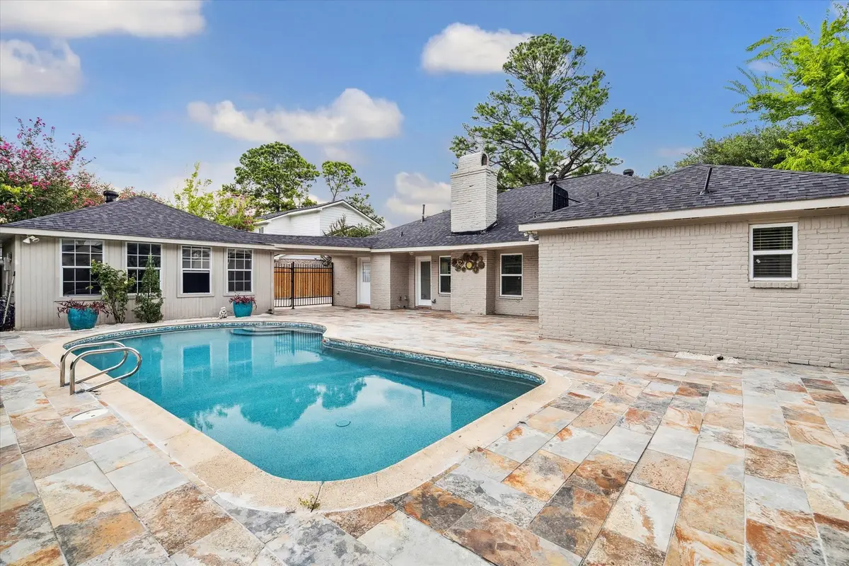 10211 Olympia Drive, Houston, TX 77042 - Image #1