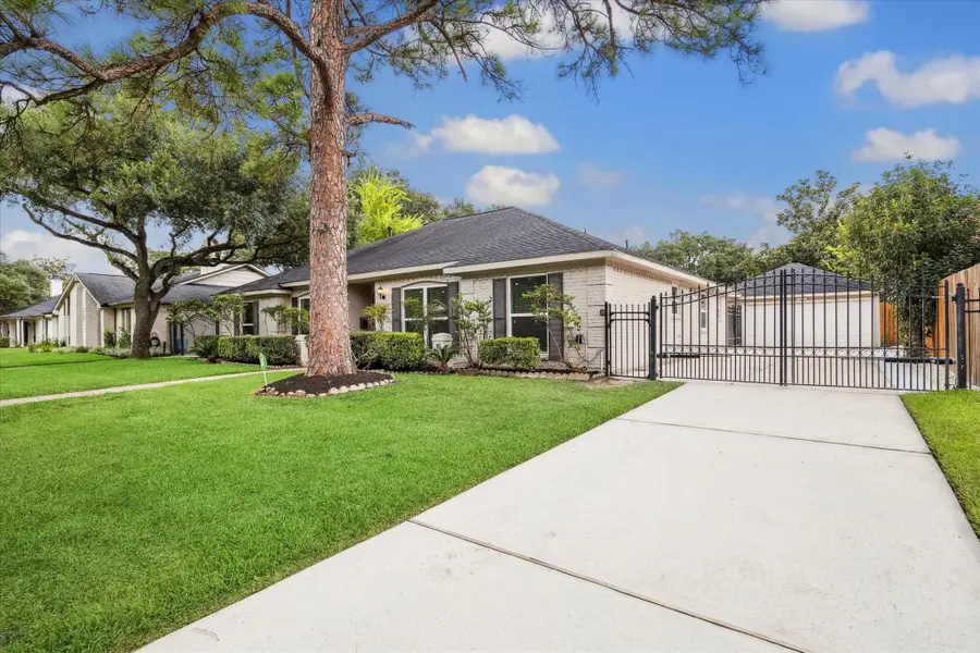 10211 Olympia Drive, Houston, TX 77042 - Image #2