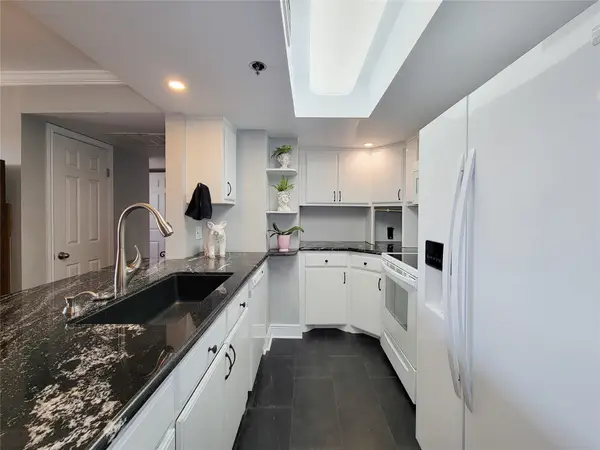 3525 Sage Road #402, Houston, TX 77056