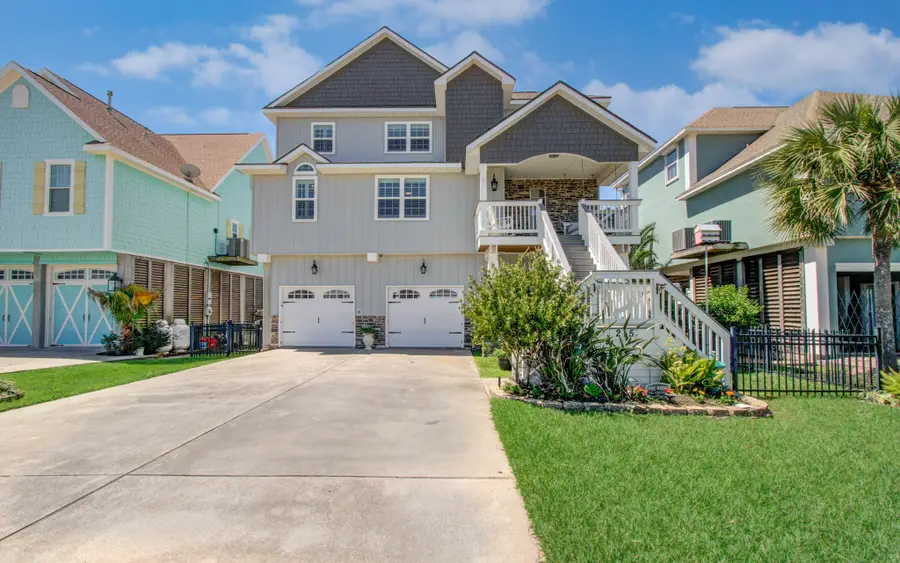 215 Lokai Street, Tiki Island, TX 77554 - #2