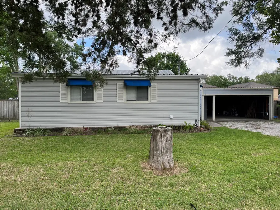 218 N Ormsby Street, Alvin, TX 77511 - #2