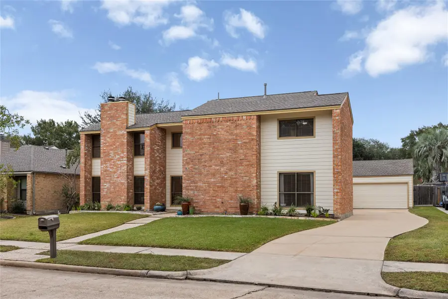 1610 E Hedgecroft Drive, El Lago, TX 77586 - Image #2