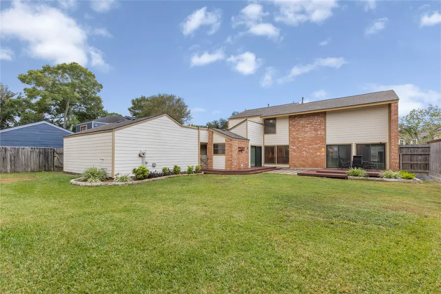 1610 E Hedgecroft Drive, El Lago, TX 77586 - Image #3