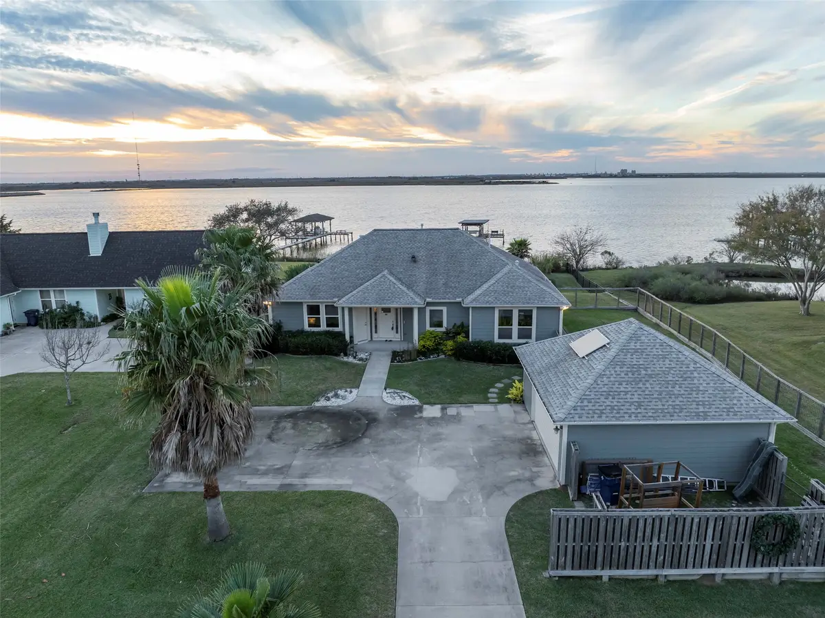 4001 29th Street N, Texas City, TX 77590 - #1