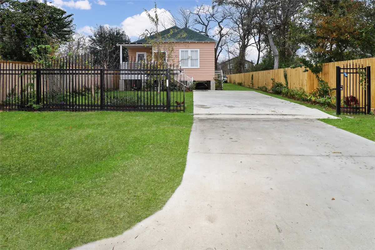 4621 Wiley Road, Houston, TX 77093 - Image #1