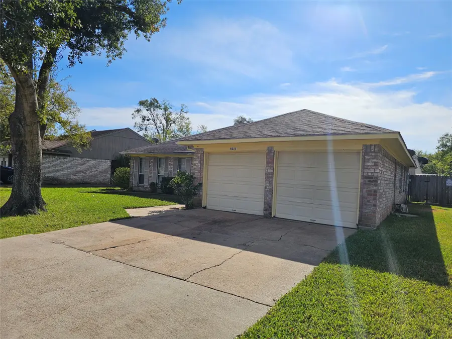 5031 Whispering Falls Drive, Houston, TX 77084 - Image #2