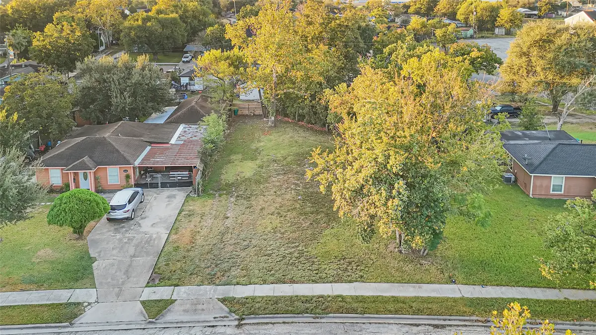 1406 Lawrence Avenue, Pasadena, TX 77506 - Image #1