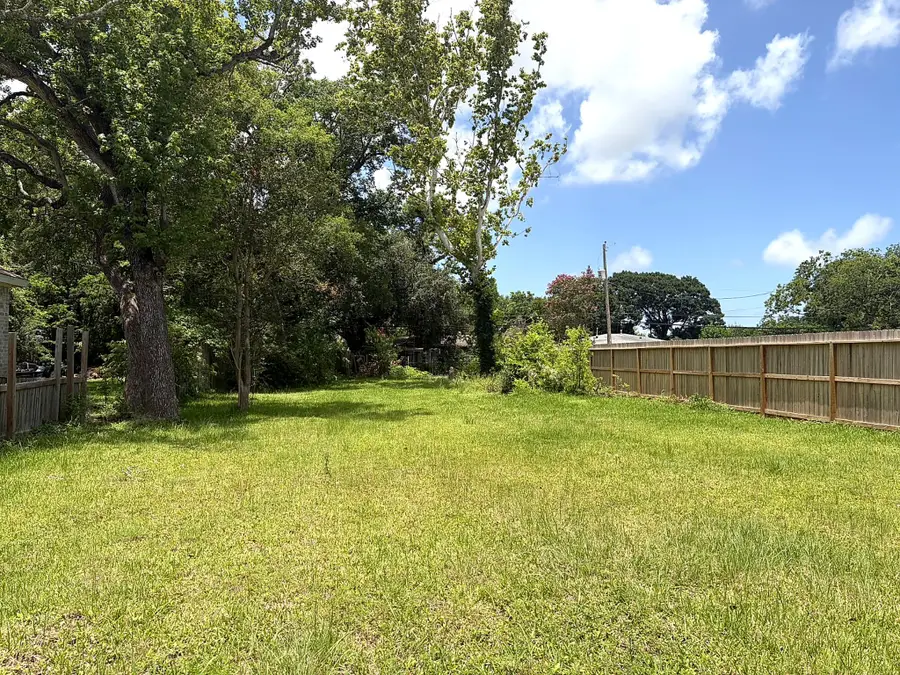 2930 3rd Avenue N, Texas City, TX 77590 - #2