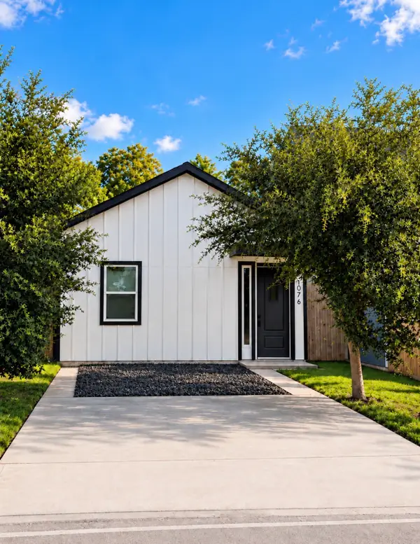 1076 Dewalt Street, Houston, TX 77088
