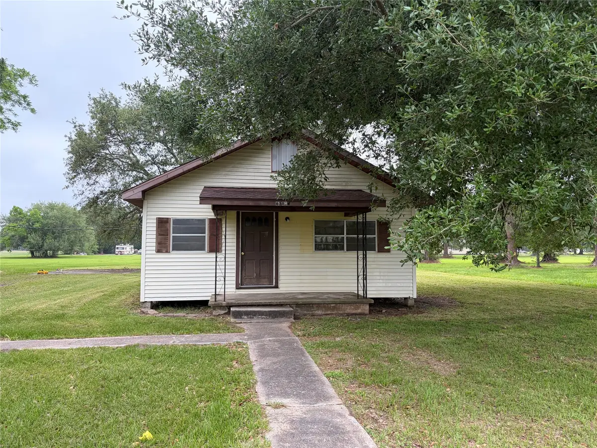 638 W Leblanc Street, Winnie, TX 77665 - #1