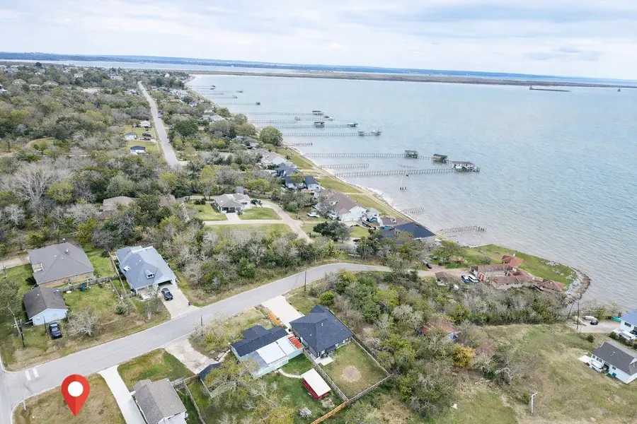 2110 Parkview Lane, La Porte, TX 77571 - Image #2