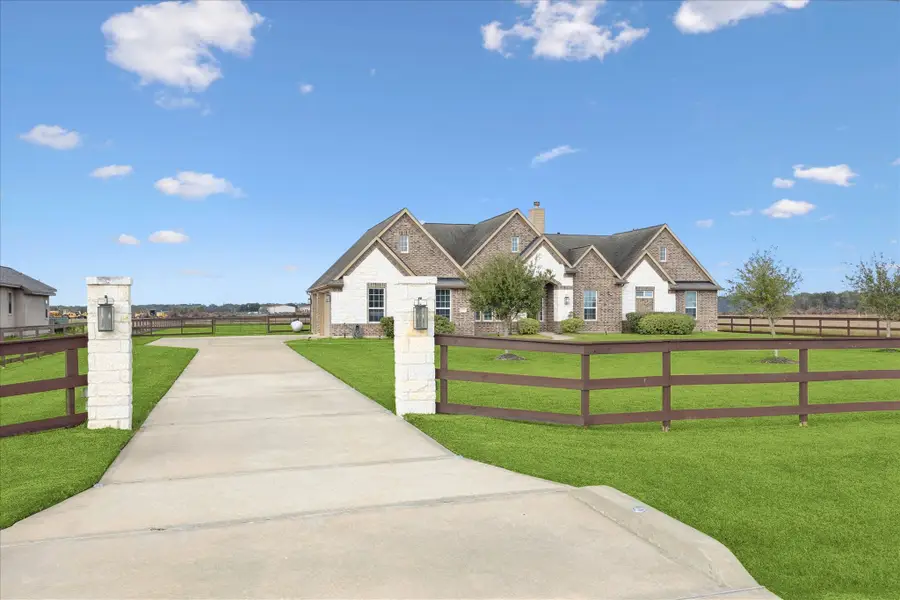 7923 Stratford Hall Drive, Rosharon, TX 77583 - Image #2
