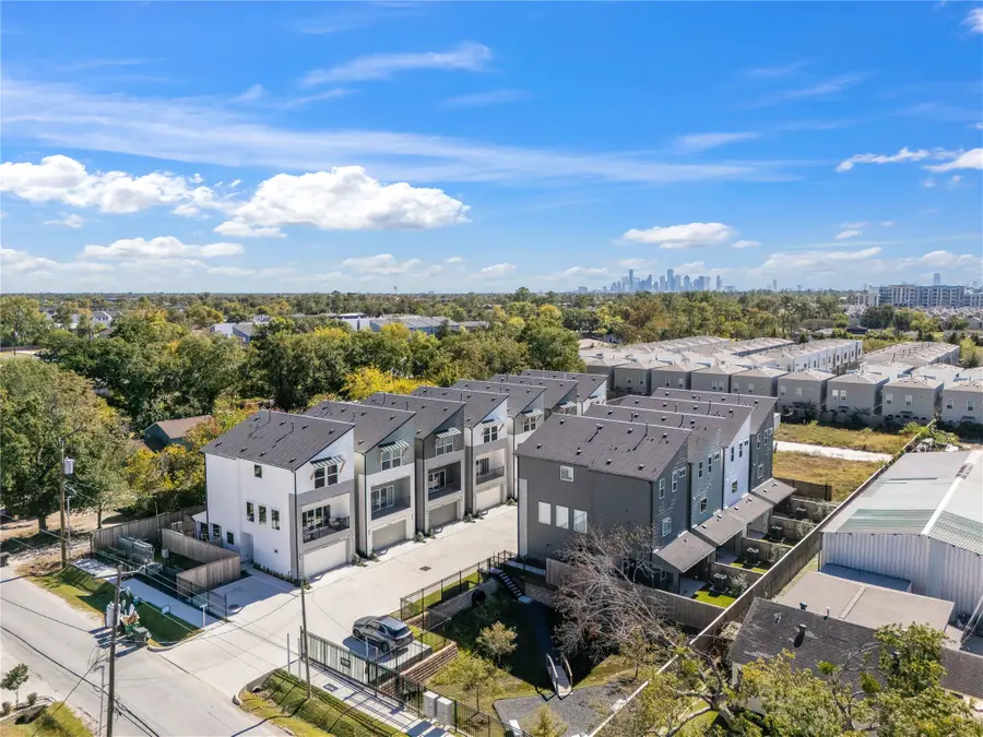 4710 Moving Meadows Drive, Houston, TX 77018 - Image #2