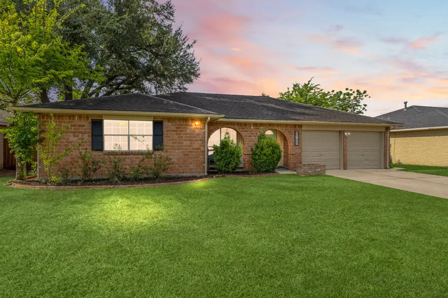 9735 Kemp Forest Drive, Houston, TX 77080 - Image #2