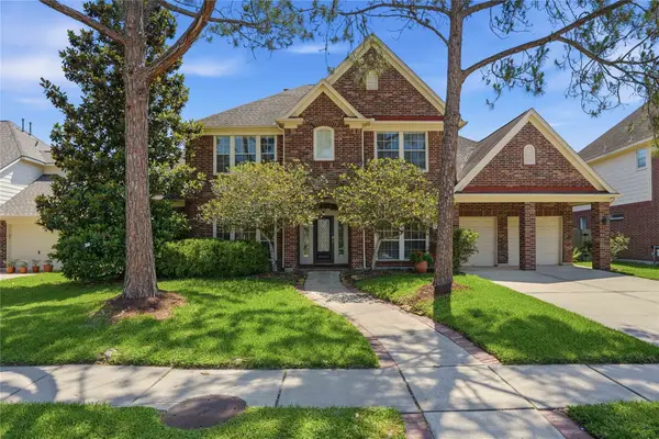 2803 Pinebend Drive, Pearland, TX 77584