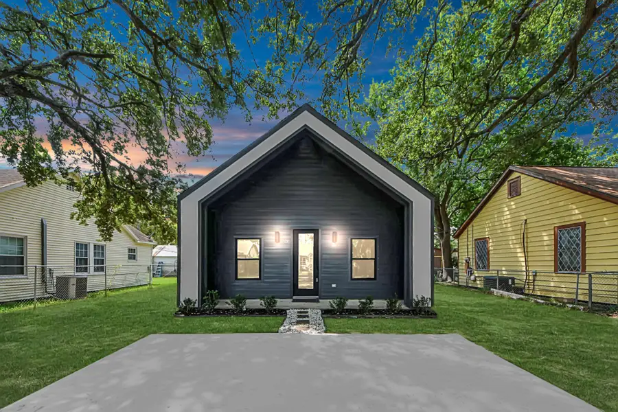 605 E Murrill Ave, Baytown, TX 77520 - Image #3