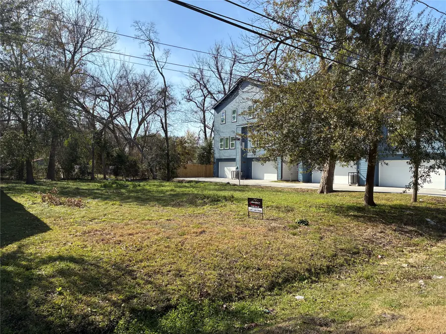 887 Lucky Street, Houston, TX 77088 - Image #2