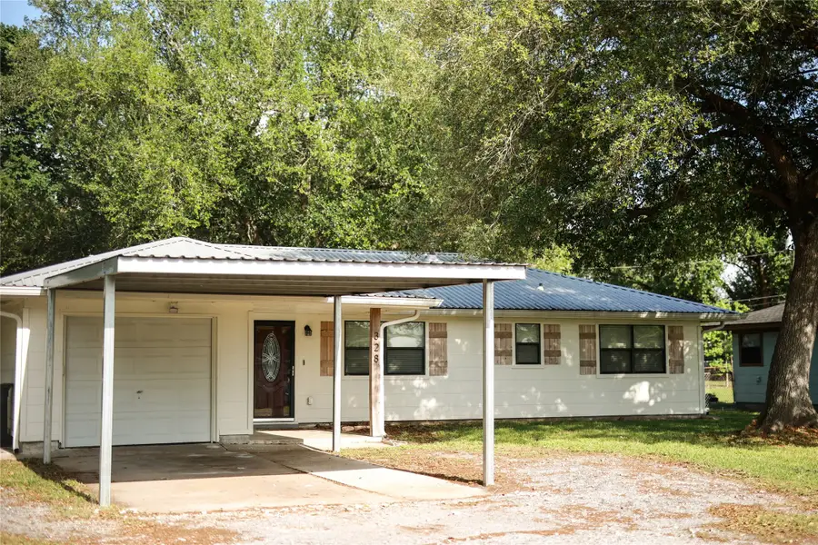 328 Paula Avenue, Bridge City, TX 77611 - #2