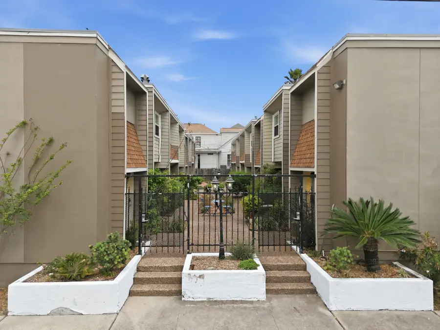 424 15th Street #109, Galveston, TX 77550 - #3