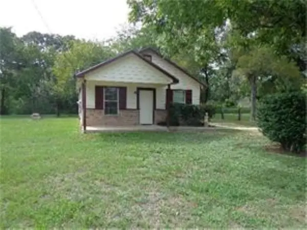 1131 W Front Street, Sealy, TX 77474
