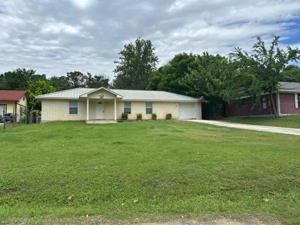 105 6th Street, Ingram, TX 78025