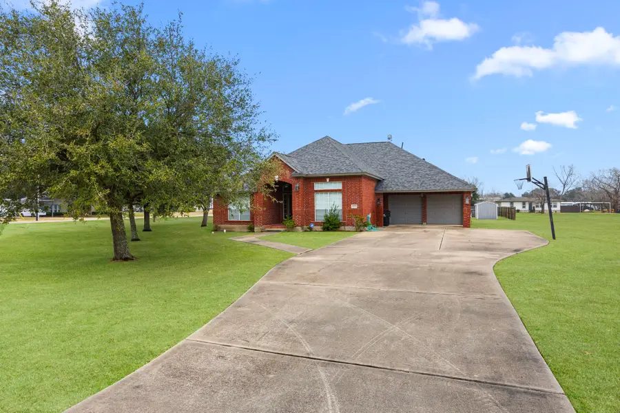 6908 Westgate Street, Wallis, TX 77485 - #3
