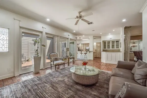2011 Canongate Drive, Houston, TX 77056