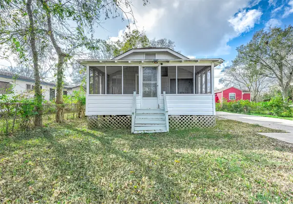 2012 Avenue F, Dickinson, TX 77539