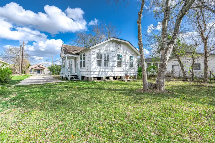 2012 Avenue F, Dickinson, TX 77539 - #2