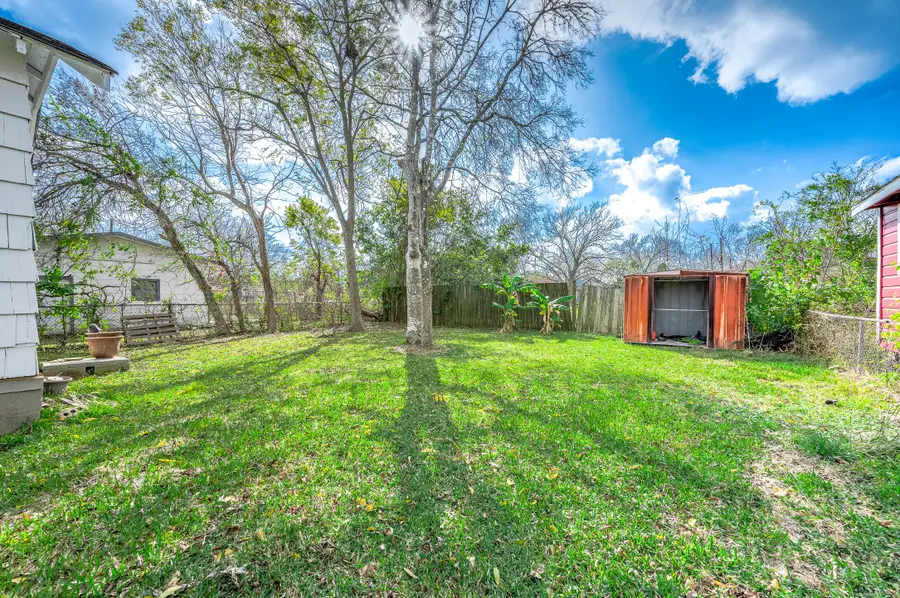 2012 Avenue F, Dickinson, TX 77539 - #3