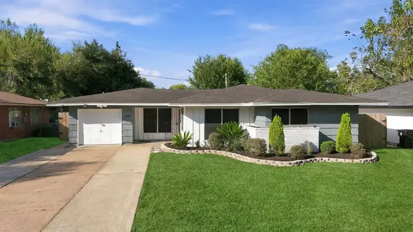5747 Thrush Drive, Houston, TX 77033
