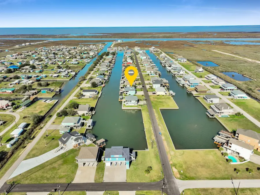 1101 Fountain View Drive, Crystal Beach, TX 77650 - Image #3