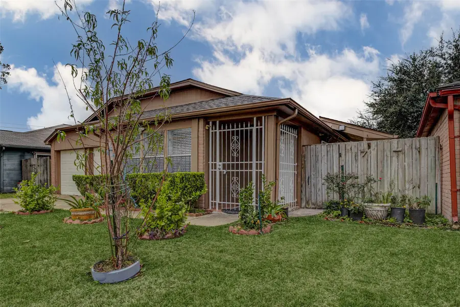 13211 Sharpbill Drive, Houston, TX 77083 - Image #2