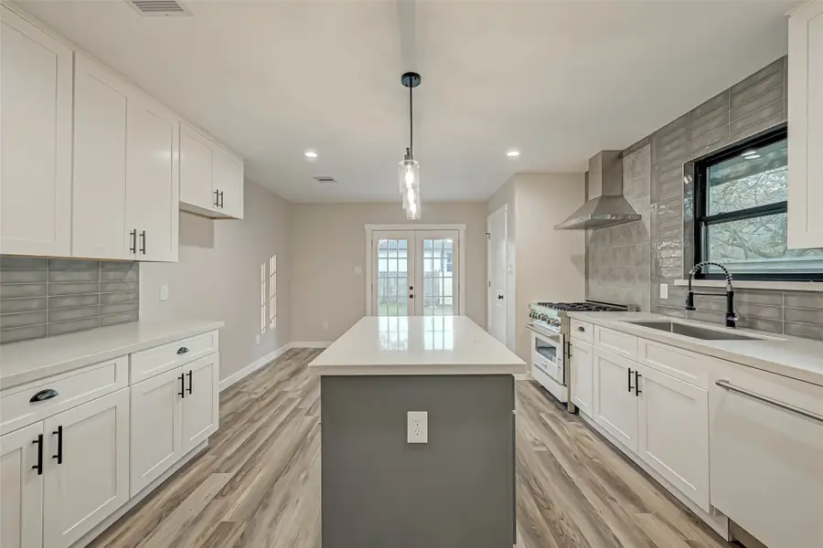 2111 Nina Lee Lane, Houston, TX 77018 - Image #2