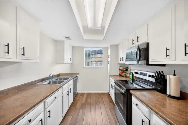 6975 Chasewood Drive, Houston, TX 77489