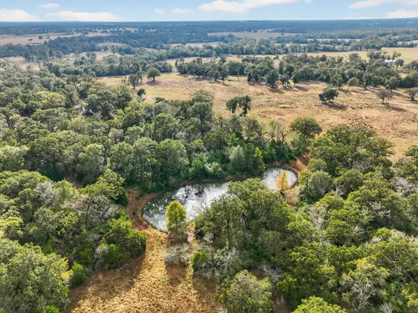 102 Outback Alley, Bedias, TX 77831