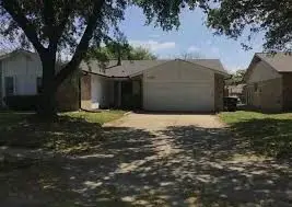 7209 W Cleburne Road, Fort Worth, TX 76133