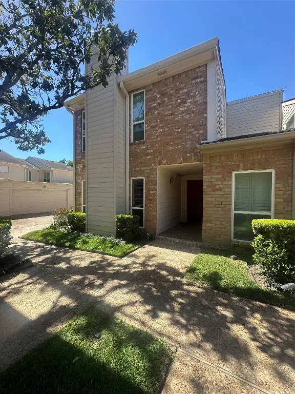 5915 Woodway Place Court, Houston, TX 77057