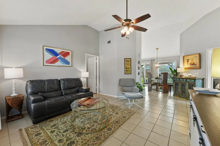 1023 E Belgravia Drive, Pearland, TX 77584 - Image #3