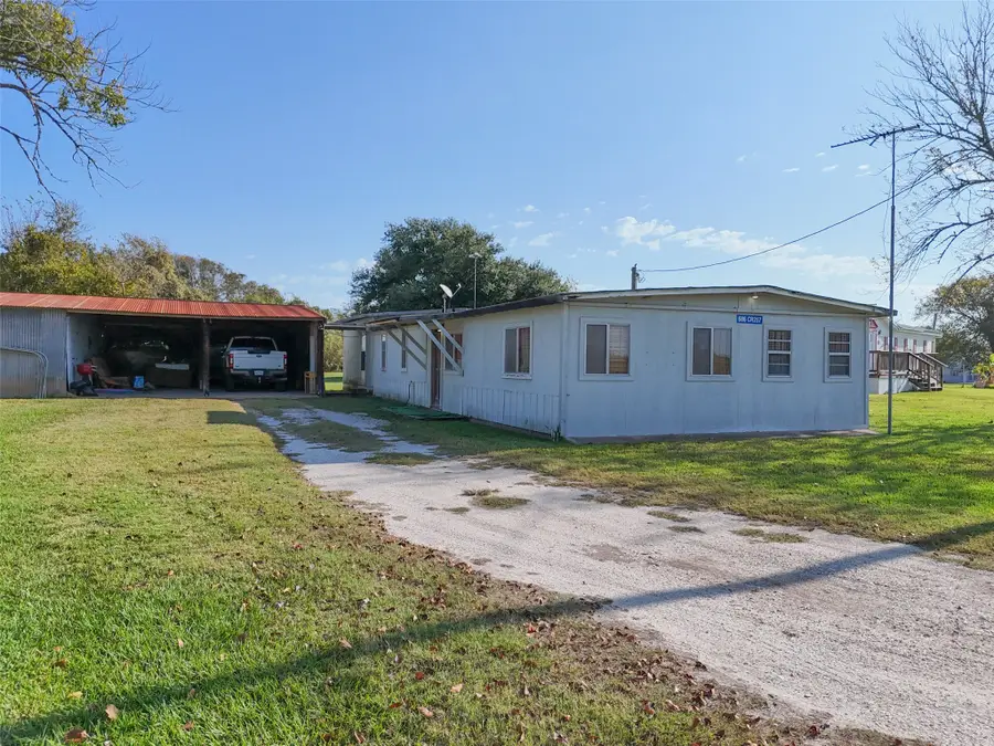 686 County Road 257, Matagorda, TX 77457 - Image #3