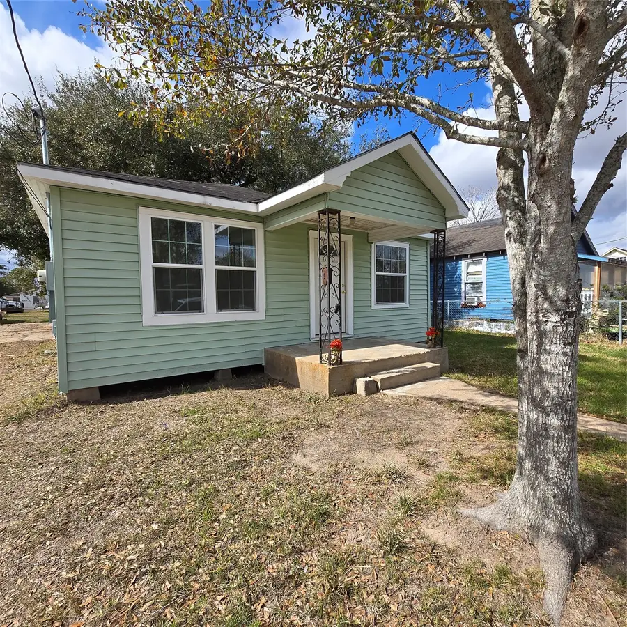 1003 Merchant Street, El Campo, TX 77437 - #2