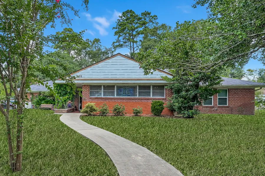 302 Conroe Drive, Conroe, TX 77301 - Image #2