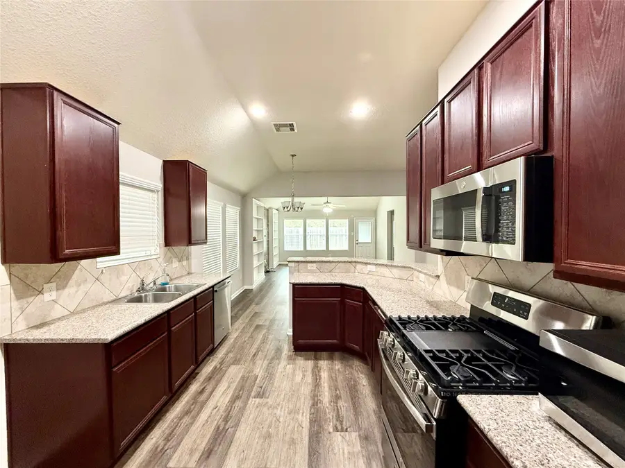 10646 Chestnut Path Way, Tomball, TX 77375 - Image #2