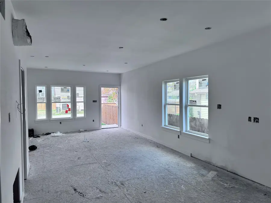 230 E 38th Street, Houston, TX 77018 - #2